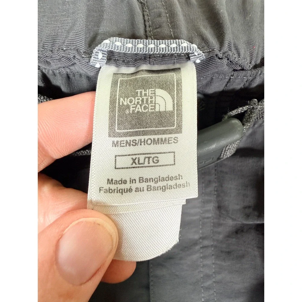 The North Face Belted Cargo Hiking Shorts Mens Gray Nylon XL Asphalt AU2D Trail
